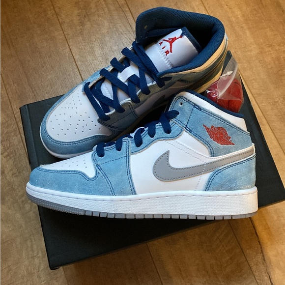 Jordan 1 Mid - Emerald / 6.5 women - Picture 3 of 5